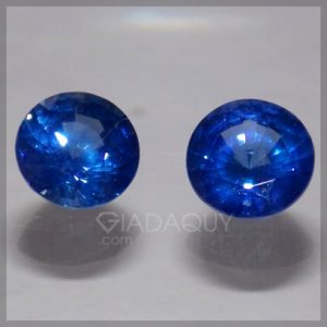2-vien-da-sapphire-mau-xanh-duong-tron-2-14-carats-409x409