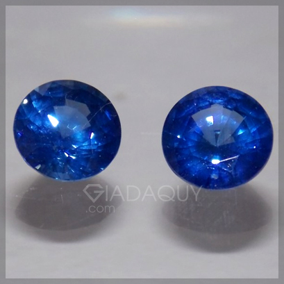 2-vien-da-sapphire-mau-xanh-duong-tron-2-14-carats-409x409