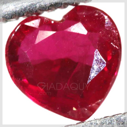 3-vien-da-ruby-do-fancy-cut-hinh-trai-tim-2.245-carats-PG-2085
