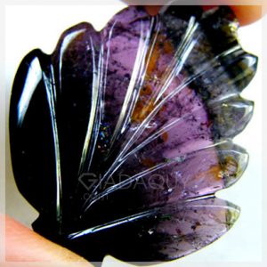 Da tourmaline da sac cham khac hinh chiec la GWE 77-6