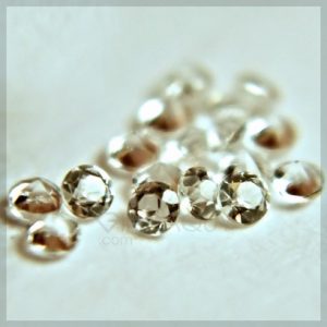 Bo-15-vien-da-quy-sapphire-trang-trong-suot-0.15-carats
