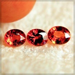 Bo-3-vien-da-quy-sapphire-hong-cam-oval-cut-3.52-carats
