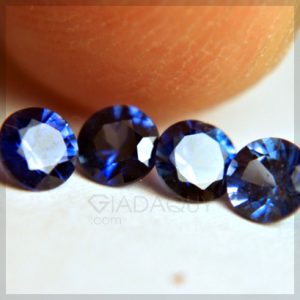 Bo-4-vien-da-quy-sapphire-mau-xanh-duong-hinh-tron-1.18-carats