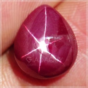 Da-quy-Ruby-sao-tu-nhien-hinh-giot-nuoc-6.97-carats