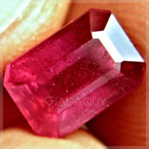Da-quy-ruby-mau-do-hong-step-cut-4.23-carats
