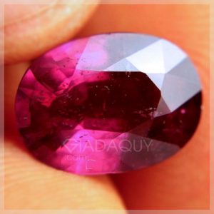 Da-quy-ruby-do-oval-mixed-cut-5.27-carats