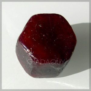 Da-quy-ruby-do-tham-hinh-khoi-luc-giac-194-carats
