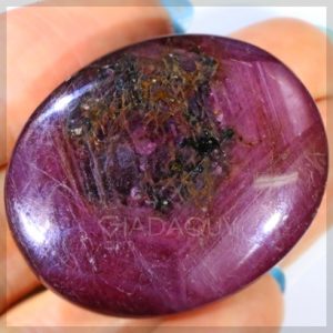 Đá ruby tím 196 carats mài tròn