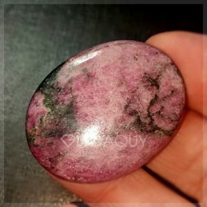 Da-quy-ruby-tim-74-carats-mai-bong-hinh-oval