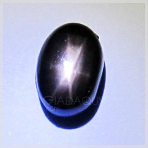 Da-quy-sapphire-sao-den-2.05-carats