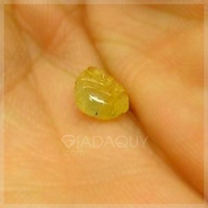 Da-quy-sapphire-vang-cham-khac-hinh-chiec-la-TS359-409x400