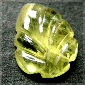 Da-quy-sapphire-vang-cham-khac-hinh-chiec-la- TS382-409x409