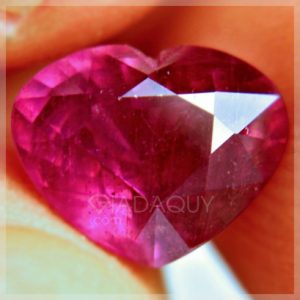 Da-quy-ruby-do-hong-fancy-cut-hinh-trai-tim-5.31-carats