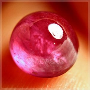 Da-quy-ruby-do-trong-suot-4.52-carats-mai-tron
