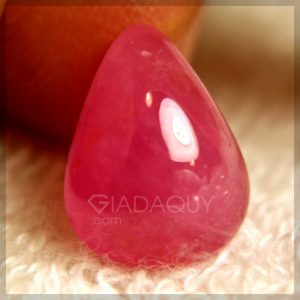 Da-quy-ruby-hong-10.7-carats-hinh-qua-le