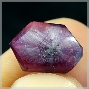 Da-quy-sapphire-hong-tim-tho-5.70-carats