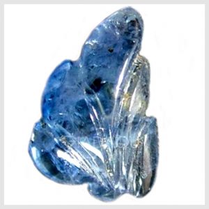 Da-sapphire-mau-xanh-duong-cham-khac-hinh-chiec-la-TBG-1957