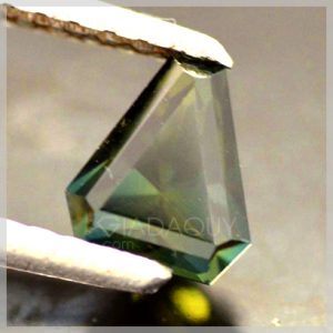 Da-sapphire-xanh-luc-hinh-tam-giac-RSA447-409x409