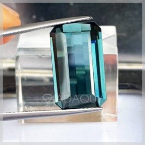 Da-tourmaline-mau-xanh-duong-20-carats-409x409