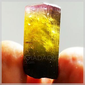 Khoang-chat-da-toumaline-tho-hai-mau-xanh-luc-hong-21-2-carats-409x409