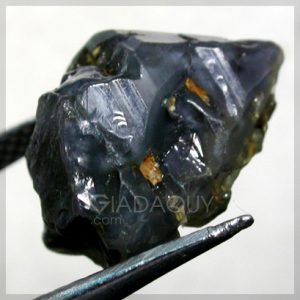 Mau-khoang-chat-da-QUY-sapphire-mau-xanh-tham-MGW2485