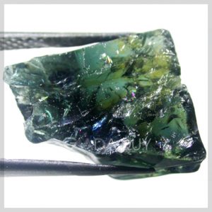 Mau-khoang-chat-da-quy-sapphire-xanh-luc-MGW4828