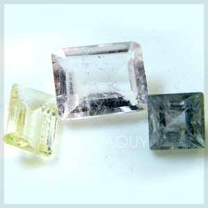 bo-3-vien-da-quy-tourmaline-nhieu-mau--tong-cong- 3.7-CARATS-GW1966