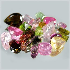 bo-nhieu-vien-da-quy-tourmaline-nhieumau--tong-cong- 30.20-CARATS