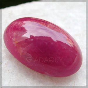 da ruby hong 20.3 carats mai tron hinh oval