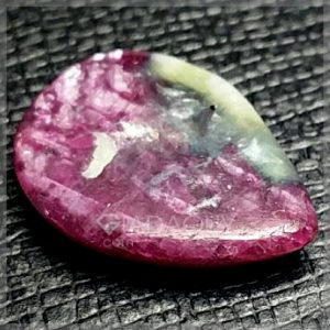 da ruby tim 8.5 carats mai hinh giot nuoc