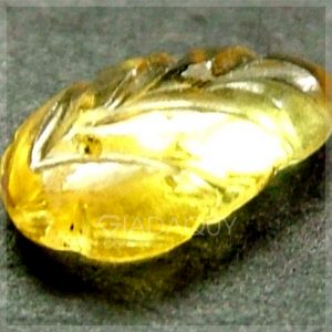 da sapphire vang cham khac hinh chiec la TS357