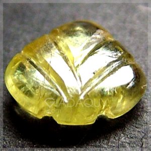 da sapphire vang cham khac hinh chiec la TS378