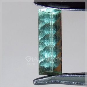 da-quy-tourmaline-hai-mau-xanh-luc-xanh-duong-0.96-carats