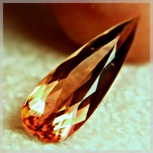 da-quy-tourmaline-hong-cam-hinh-giot-nuoc-6.66-carats