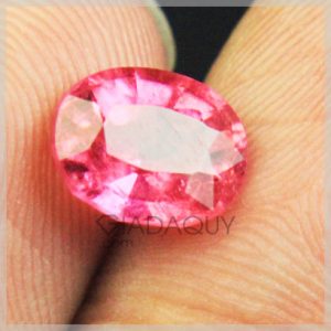 da-quy-tourmaline-hong-oval-cut-1.8-carats