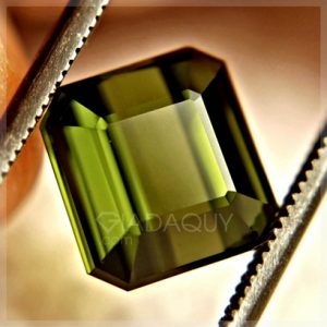 da-quy-tourmaline-xanh-vang-oliu