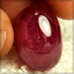 da ruby do man 46.56 carats mai tron hinh oval