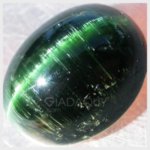 da tourmaline mat meo xanh la cay