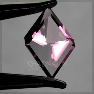 da-quy-tourmaline-hong-tim-tuyet-dep