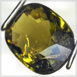 da-quy-tourmaline-xanh-la-cay-anh-vang