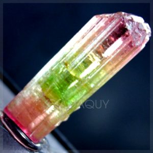khoang-chat-da-quy-tourmaline-hai-mau-hong-xanh-luc-47.5-carats