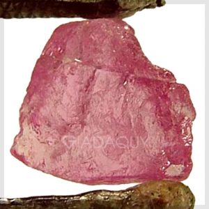 khoang chat sapphire tho hong 1.3 carats PS99