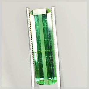 nhan-mat-da-quy-tourmaline-xanh-luc