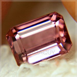 Đa-quy-tourmaline-hong-step-cut -1.42-carats